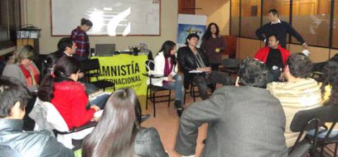 Один из семинаров Amnesty International в Колумбии. 