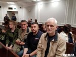 На судзе прысутнічаюць праваабаронцы Сяргей Сыс, Андрэй Палуда і Алесь Бяляцкі