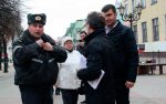 Брест: суд оштрафовал участников агитационного пикета одного из кандидатов в депутаты