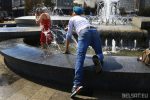 Фотожурналистку оштрафовали за снимок десантников в фонтане