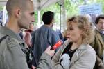 Саша Кулаева дает комментарий Международному радио Франции (RFI)