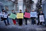 Moscow: photographers get detained for a picket of solidarity with Belarusian colleagues
