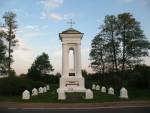Возле Миловидов убрали территорию и отремонтировали памятники в честь повстанцев 1863года