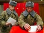 Polatsk: soldiers come to early voting in columns