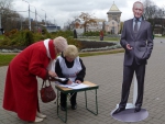 Central Election Commission ‘lost’ signatures collected for Uladzimir Niakliayeu in Vitsebsk region