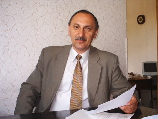 Валерий Ухналев