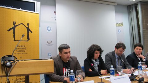 Участники дискуссии "Ситуация с правами человека в Беларуси в центре внимания: вызовы и ожидания накануне 2015 года"