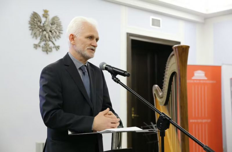Алесь Беляцкий выступает в сенате Польши в 2014 году. Фото: Michał Józefaciuk, CC BY