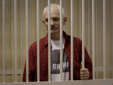 Ales Bialiatski at trial. Photo by RFE