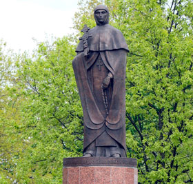 Памятник Евфросинии Полоцкой в Полоцке
