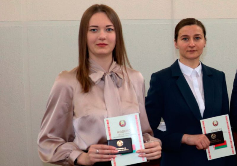 Судья Ольга Емельянченко (слева). Фото: court.gov.by