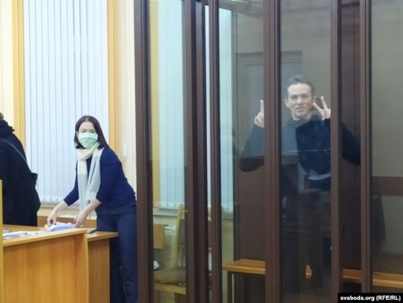 Олег Фомин с адвокатом. Фото: Радио Свобода.