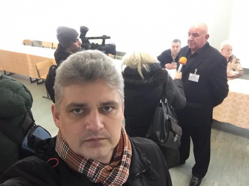 Юрий Губаревич на избирательном участке. Фото: "Белорусский партизан".