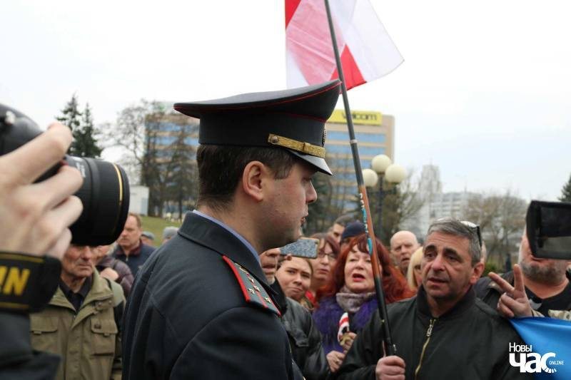Леонид Кулаков во время молебна 7 апреля. Фото: