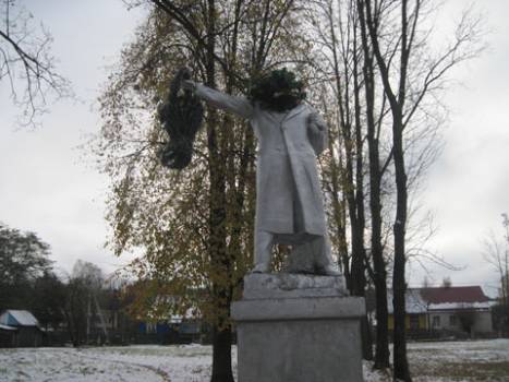 Памятник Ленина в Домачево