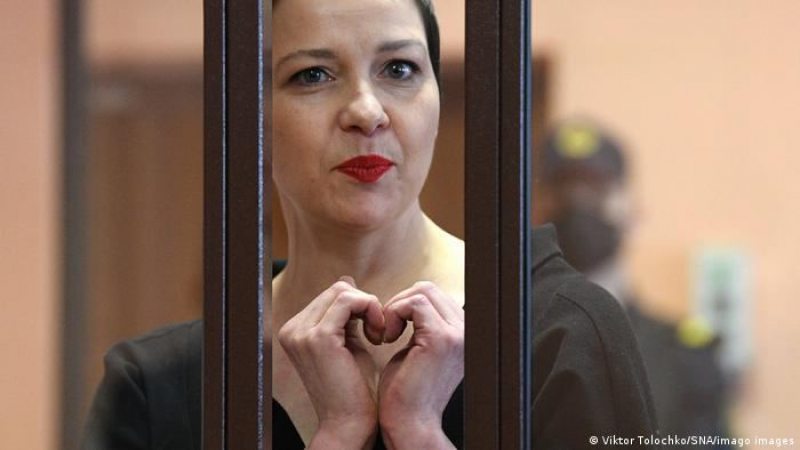 Палітзняволеная Марыя Калеснікава падчас суда