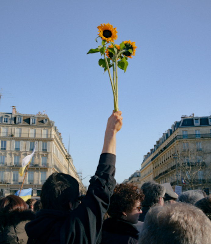 Антивоенные демонстрации в Париже на третий день вторжения России в Украину. Париж, Франция, 26 февраля 2022 года Фото: © Уильям Кео / Magnum Photos