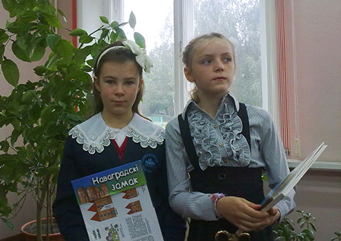 Яся Малащенко, Алиса Филипчик, которые хотят учиться по-белорусски