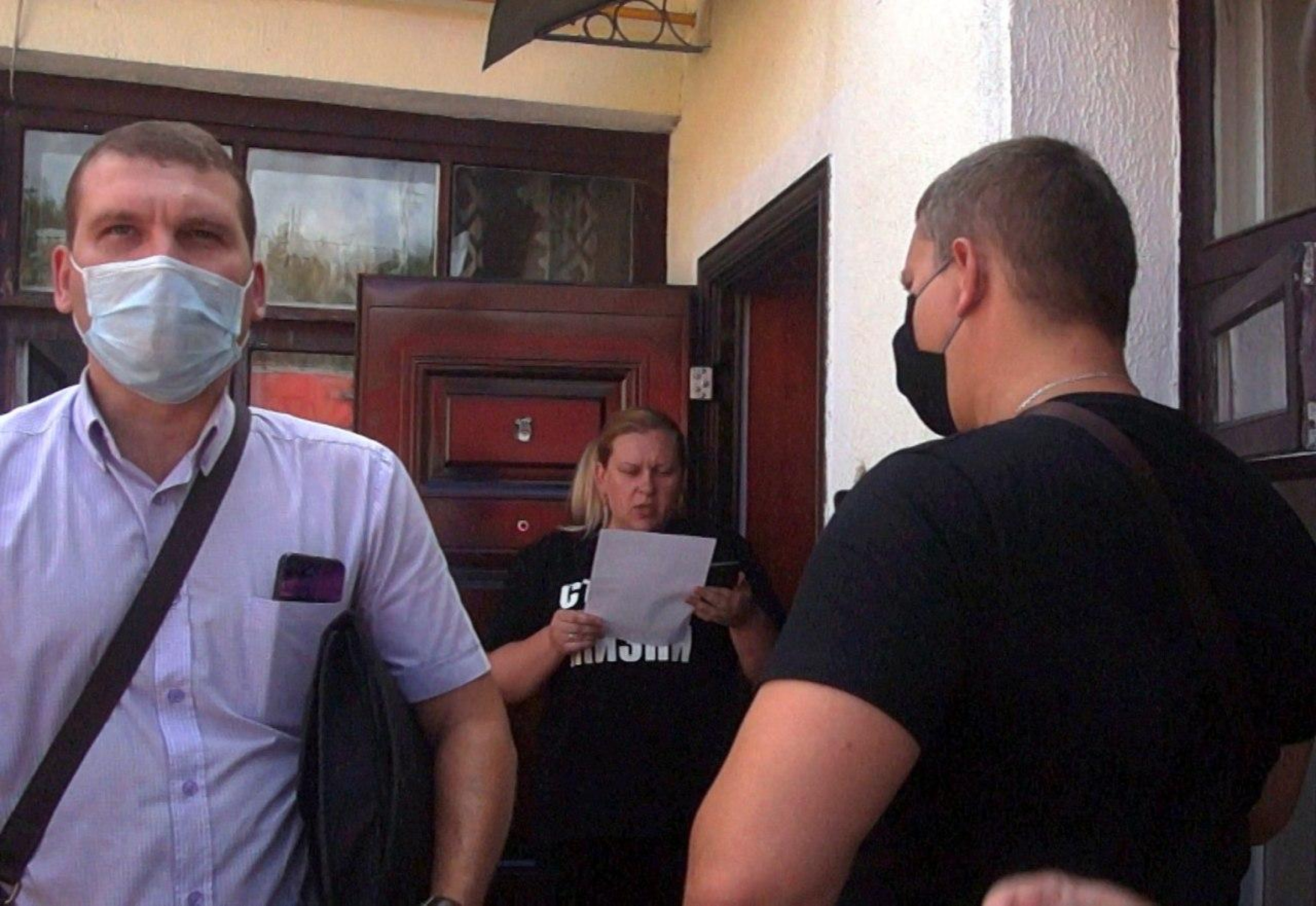 Міліцыя прыйшла з ператрусам да актывісткі Юліі Барсуковай 8 жніўня 2020 у Віцебску