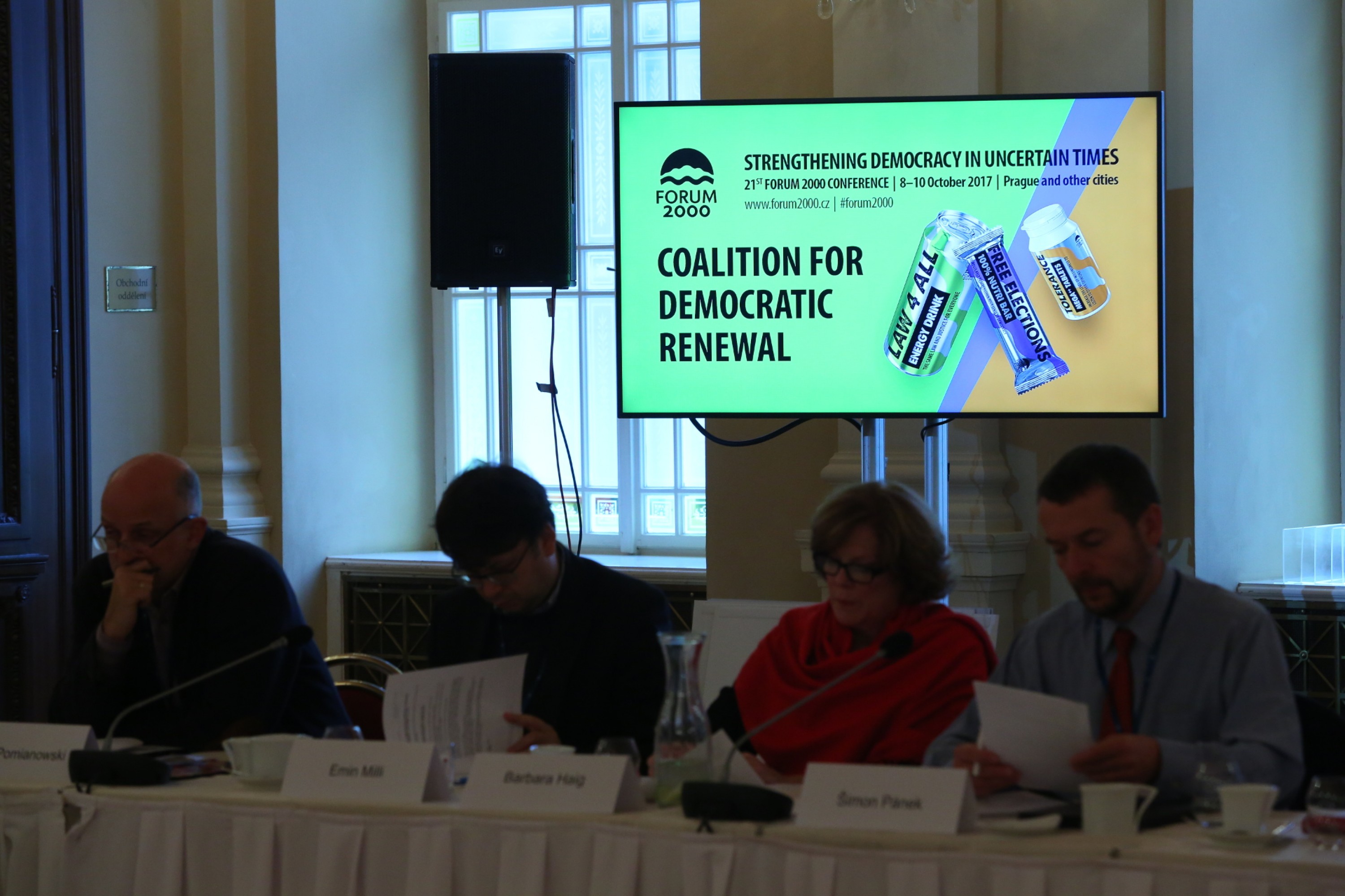 Презентация Коалиции за демократическое обновление во время Форума 2000. Фото: forum2000.cz