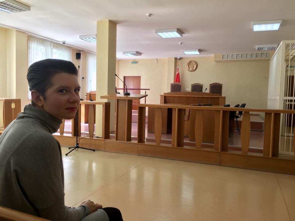 Вика Биран в Московском суде. Фото с соцсетей