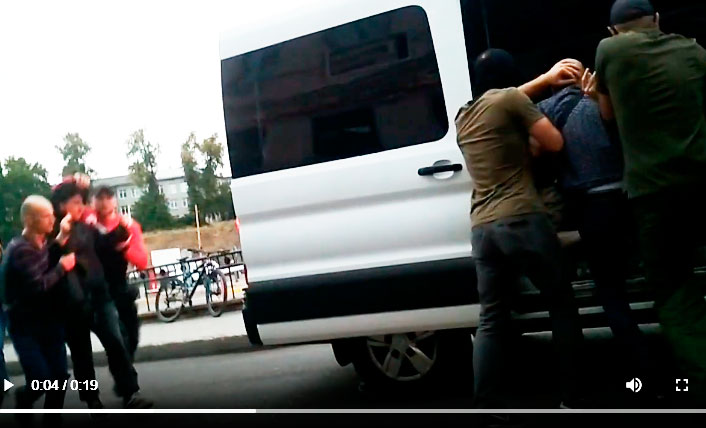Задержание в Гродно 22 августа. Скриншот из видео hrodna.life
