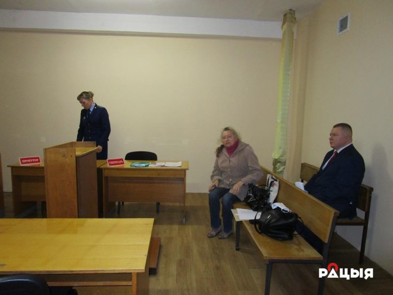 На суде о невключении Т. Щепеткиной в избирательную комиссию. Фото