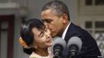 Фотофакт: Барак Обама целует икону демократии
