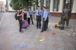 Фотофакт: Около статуи городового напротив МВД появилась ЛГБТ-клумба
