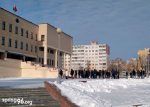 Салігорск: Судзяць былога дэсантніка, які прайшоў увесь горад з бел-чырвона-белым сцягам