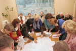 Бобруйск: Членов комиссии интересует, за кого собираются голосовать избиратели
