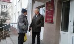 Леонид Бараненко и Михаил Ковальков у здания суда