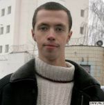 Journalist Haretski detained outside KGB prison