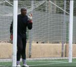 Футболист из Камеруна застрял «на лавке» на Окрестина