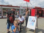 Пикет в Ивацевичах: люди подписываются не очень активно 