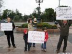 Hrodna: family picket for Belarusian school