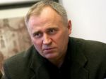 Mikalai Statkevich passes holiday greetings to friends and relatives