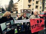 Warsaw: human rights defenders from from different countries picket Azerbaijani Embassy