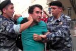 "Вечер скорби" у украинского посольства в Москве закончился задержаниями